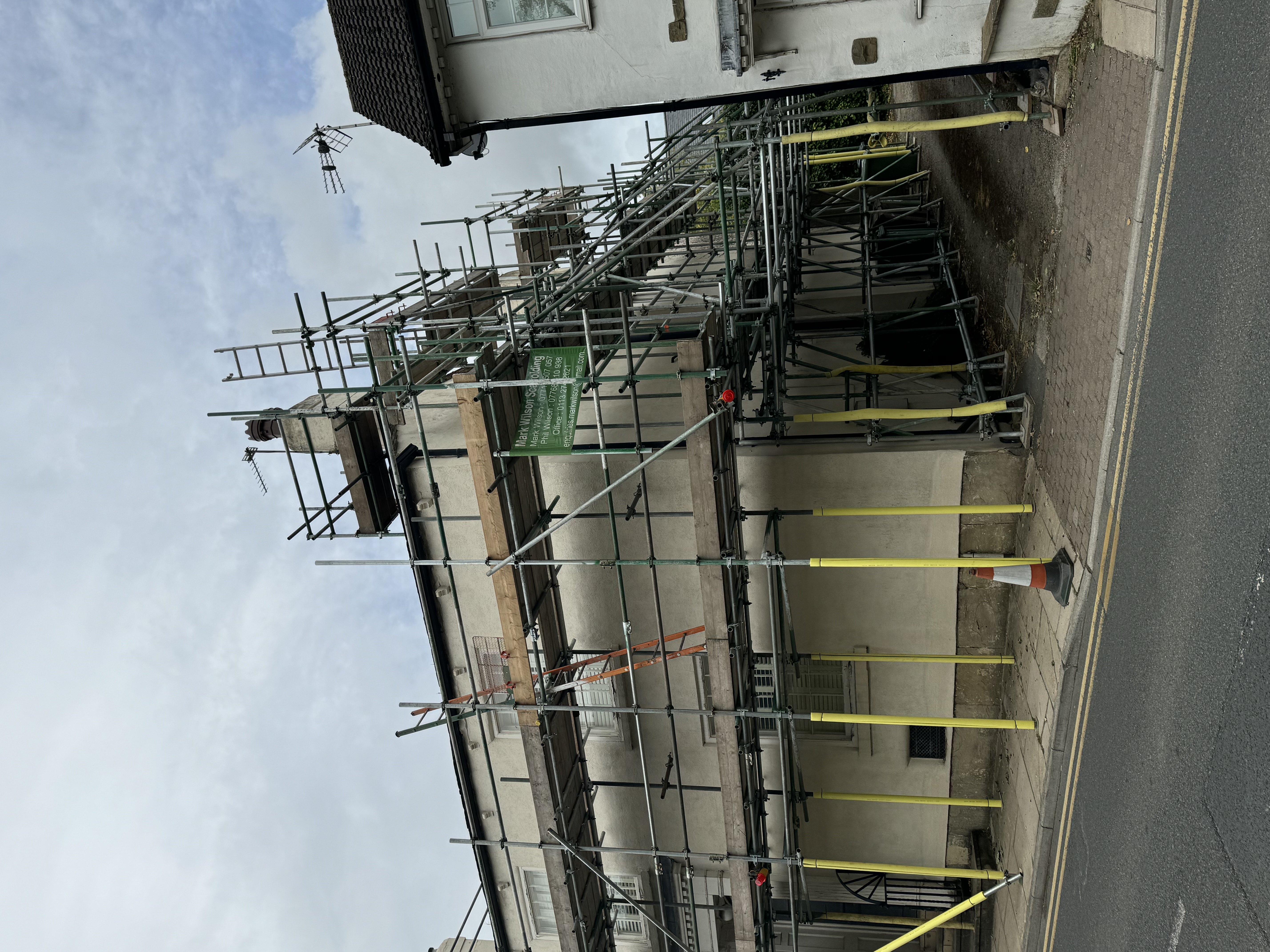 Scaffolding Leeds site in Yorkshire 06