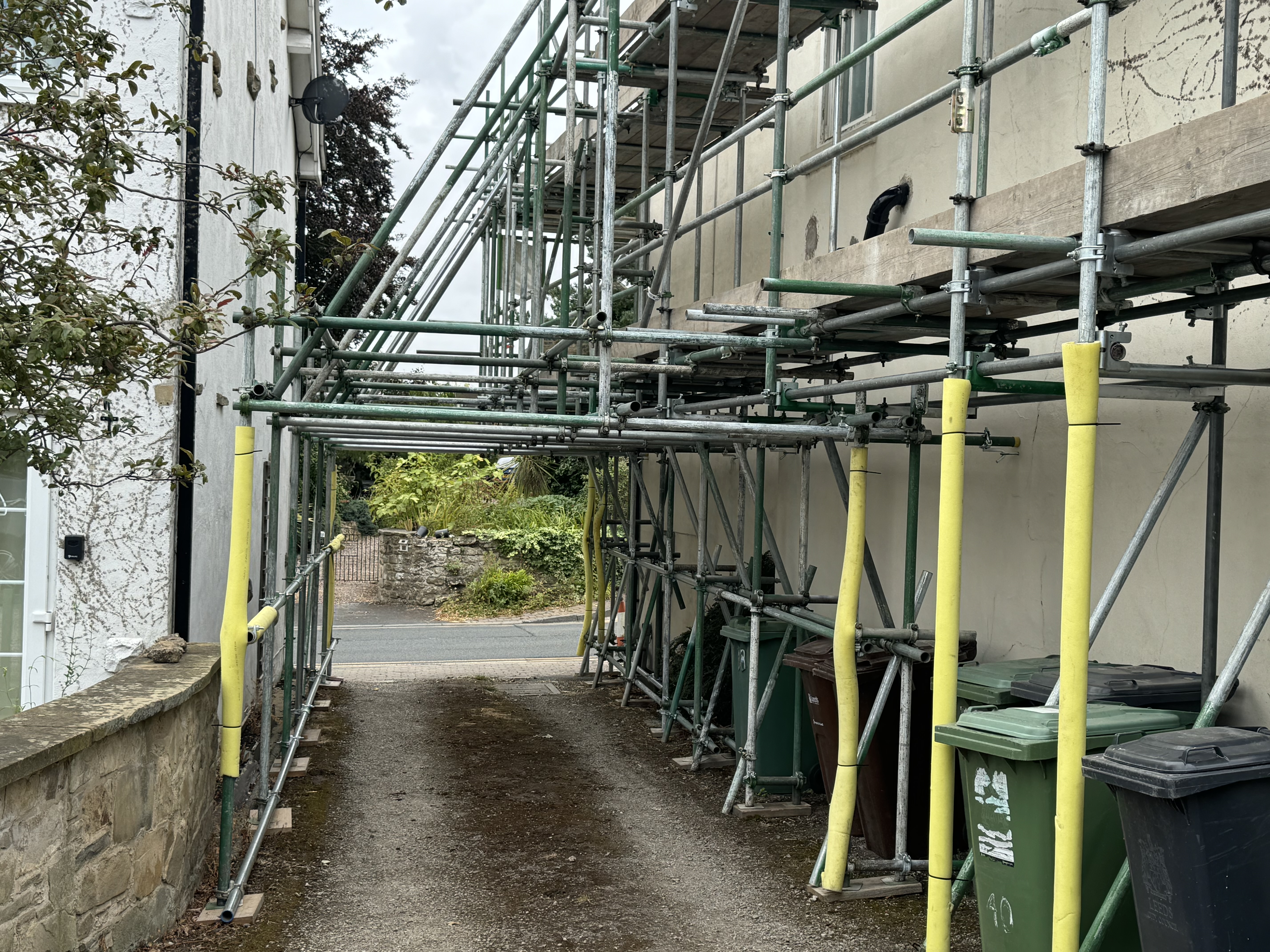 Scaffolding Leeds site in Yorkshire 09