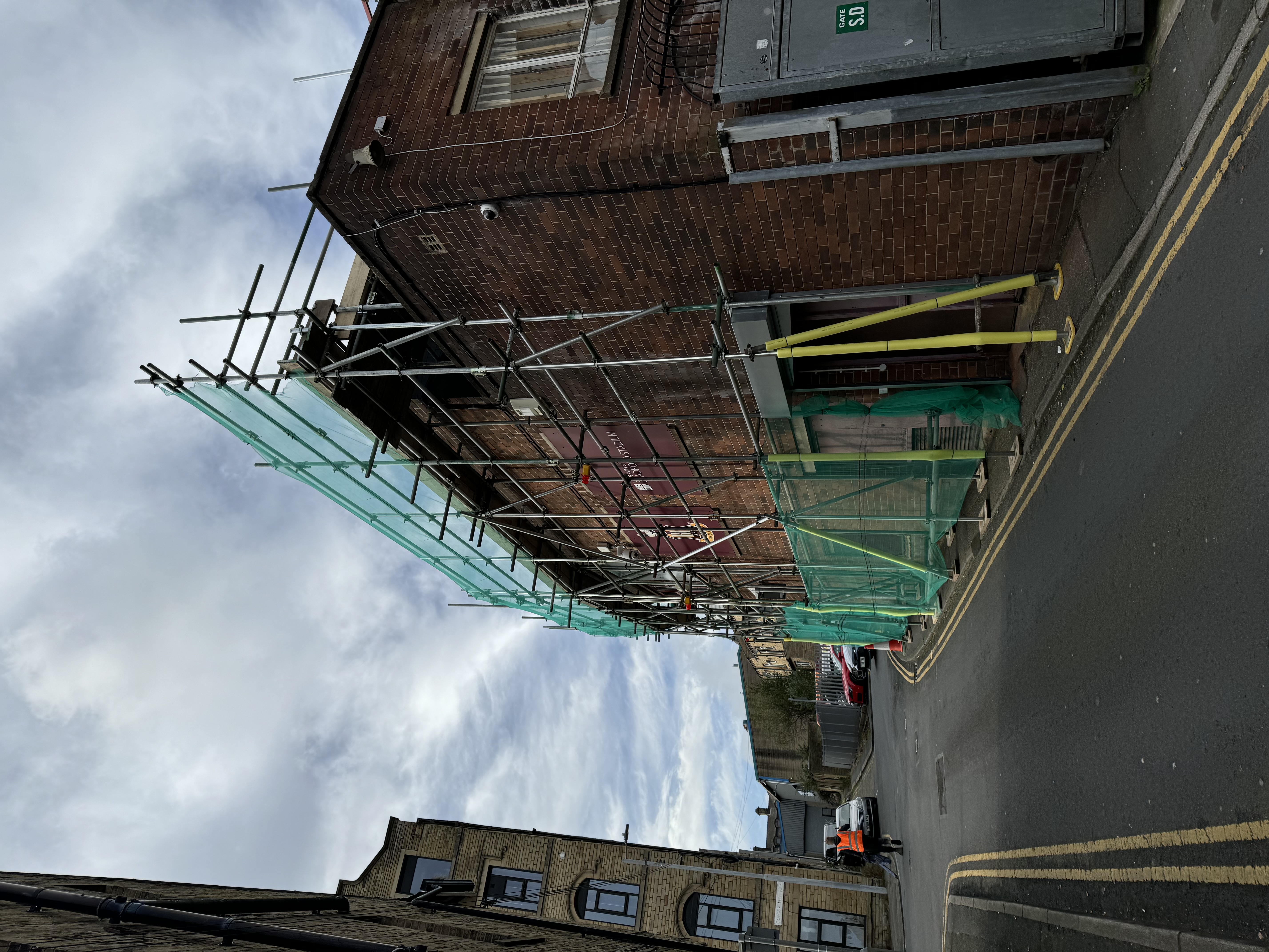Scaffolding Leeds site in Yorkshire 15