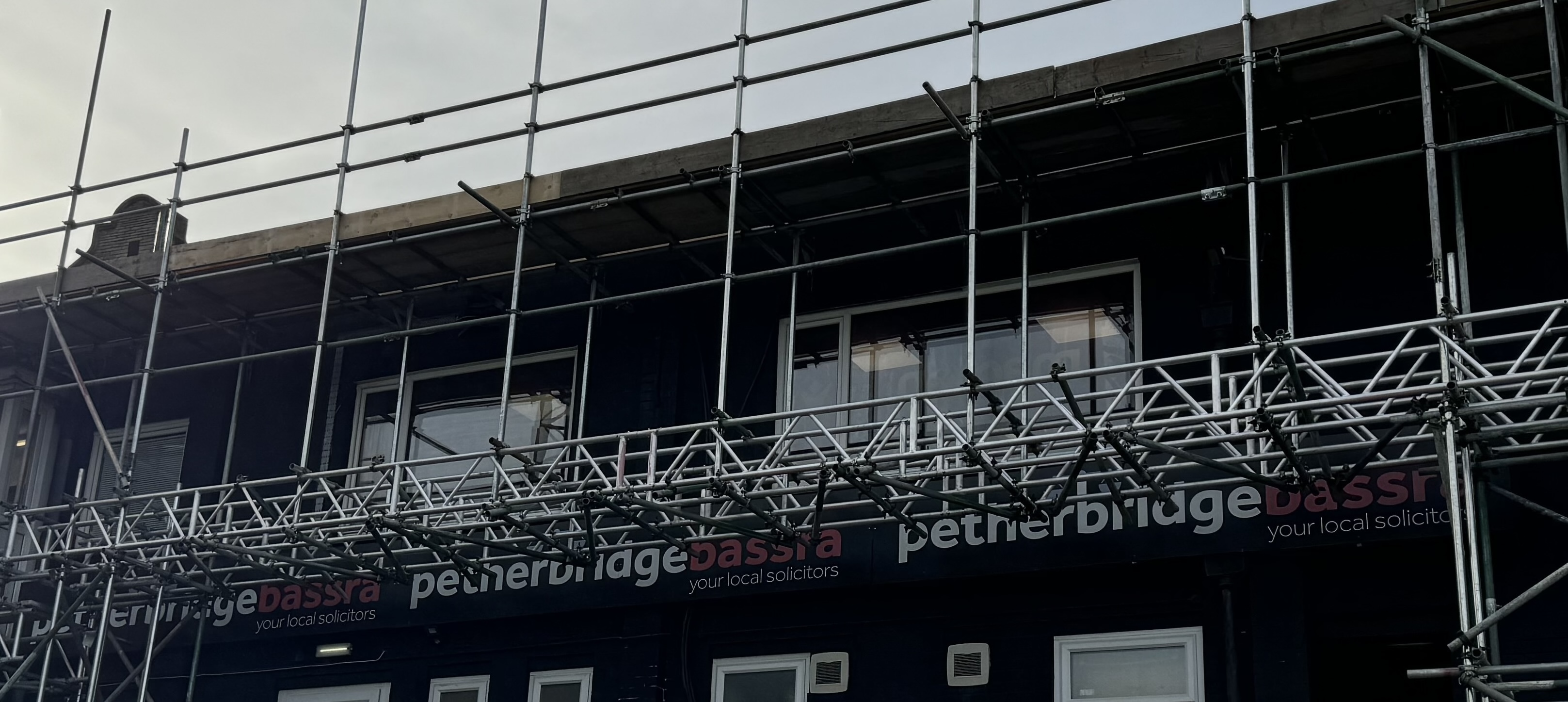 Scaffolding Leeds site setup in Yorkshire on mobile